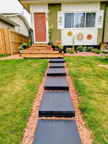 2220 22 Avenue, Delburne, AB 