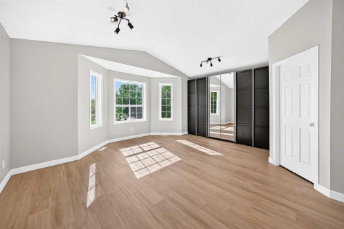19 Valley Brook Circle Nw, Calgary, AB 