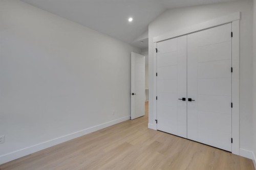 6429 33 Avenue Nw, Calgary, AB 