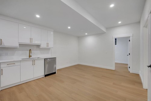 6429 33 Avenue Nw, Calgary, AB 