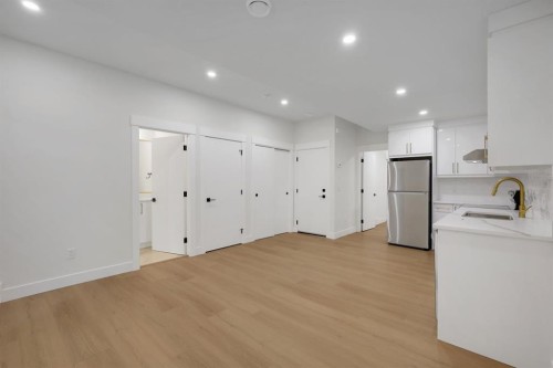6429 33 Avenue Nw, Calgary, AB 