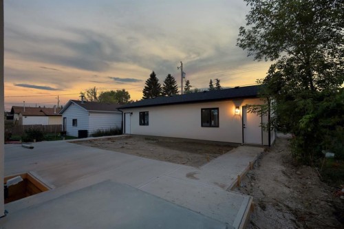 6429 33 Avenue Nw, Calgary, AB 