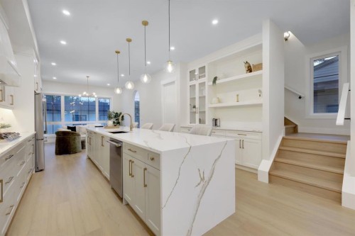 6429 33 Avenue Nw, Calgary, AB 
