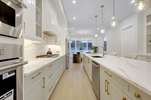6429 33 Avenue Nw, Calgary, AB 