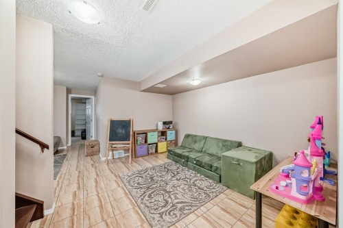8432 Berkley Road Nw, Calgary, AB 