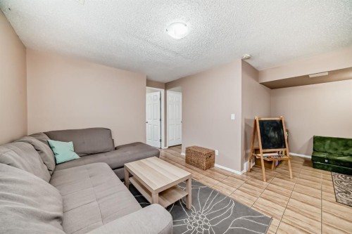 8432 Berkley Road Nw, Calgary, AB 