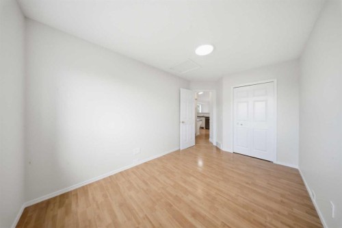 33 Martin Crossing Green Ne, Calgary, AB 