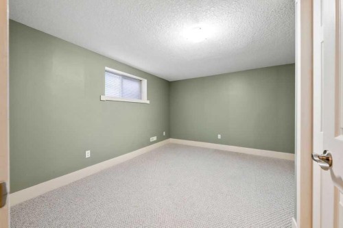 64 Hollyburn Road Sw, Calgary, AB 