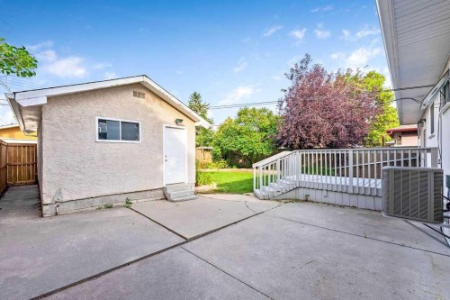 64 Hollyburn Road Sw, Calgary, AB 