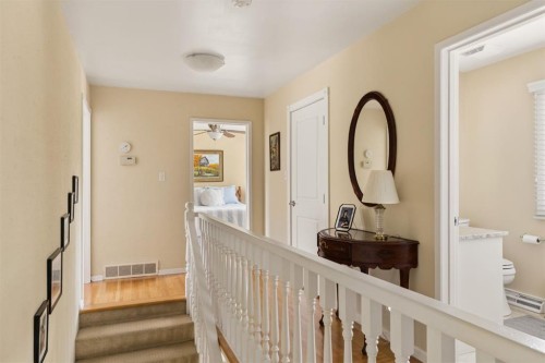 8 Maryland Place Sw, Calgary, AB 