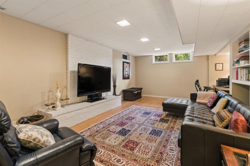 8 Maryland Place Sw, Calgary, AB 