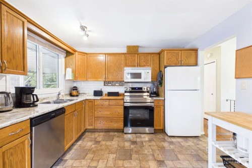 607 Cedarille Way Sw, Calgary, AB 