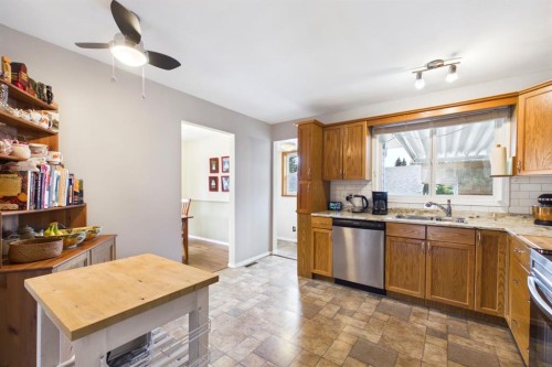 607 Cedarille Way Sw, Calgary, AB 