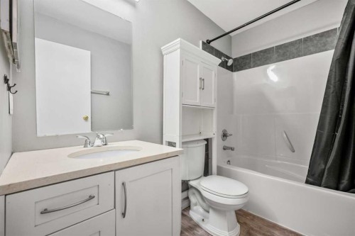 125 Carr Place, Okotoks, AB - Indoor Photo Showing Bathroom