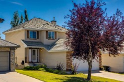 38 Spring Crescent SW Calgary, AB T3H 3V2