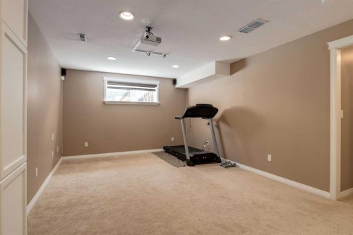 38 Spring Crescent Sw, Calgary, AB 