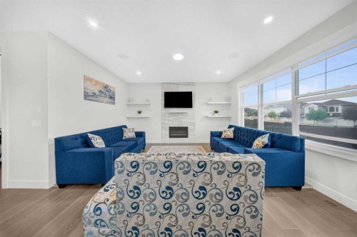 47 Waterford Heights, Chestermere, AB 