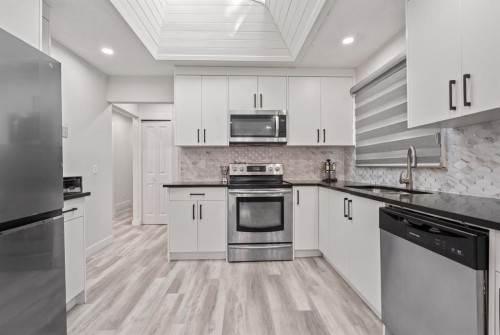 259 Manora Crescent Ne, Calgary, AB 