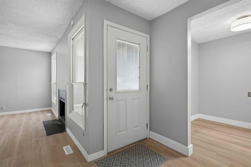 33-3200 60 Street Ne, Calgary, AB 