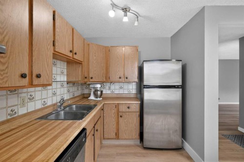 33-3200 60 Street Ne, Calgary, AB 