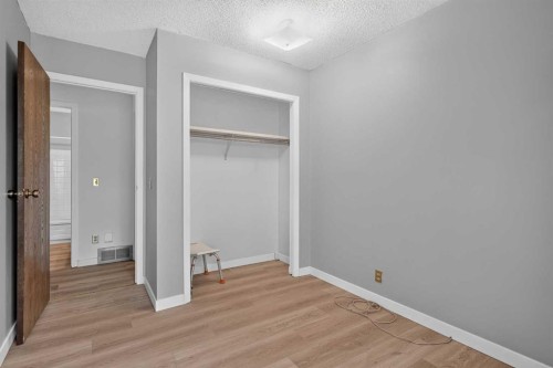 33-3200 60 Street Ne, Calgary, AB 