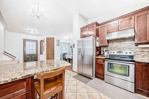 16 Martinridge Way Ne, Calgary, AB 