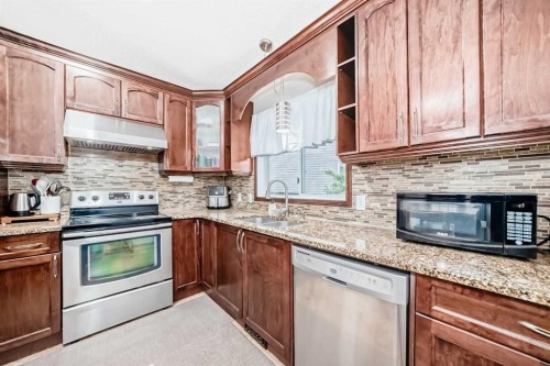 16 Martinridge Way Ne, Calgary, AB 