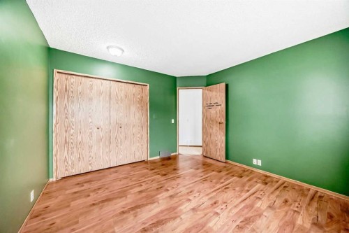 16 Martinridge Way Ne, Calgary, AB 