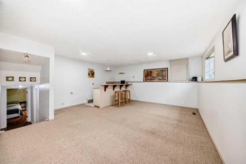 16 Martinridge Way Ne, Calgary, AB 