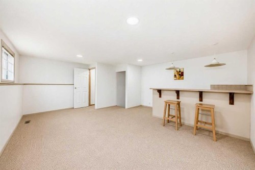 16 Martinridge Way Ne, Calgary, AB 