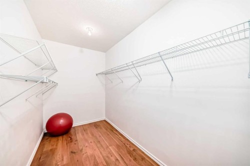 16 Martinridge Way Ne, Calgary, AB 