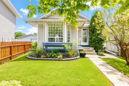 16 Martinridge Way Ne, Calgary, AB 