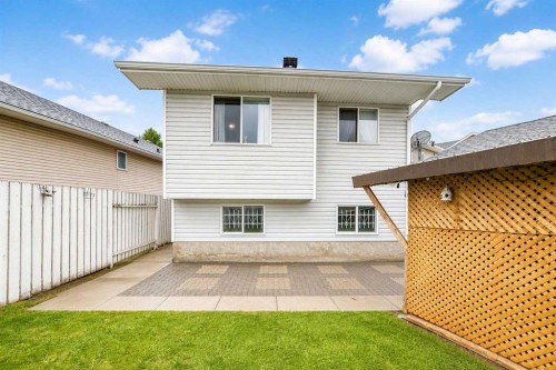 16 Martinridge Way Ne, Calgary, AB 