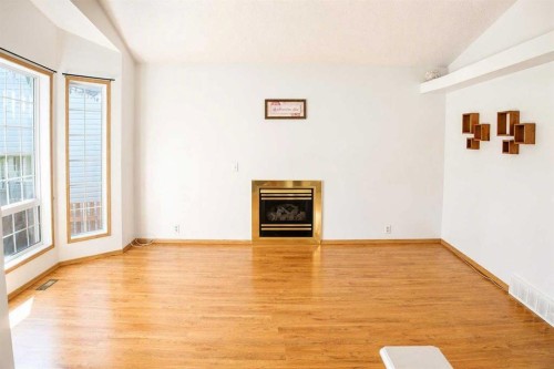 16 Martinridge Way Ne, Calgary, AB 