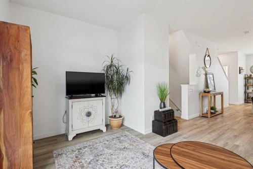 2466 210 Avenue Se, Calgary, AB 