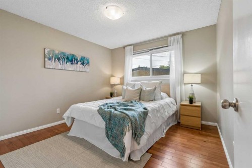 35 Dovercliffe Way Se, Calgary, AB 