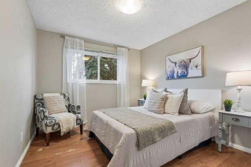 35 Dovercliffe Way Se, Calgary, AB 