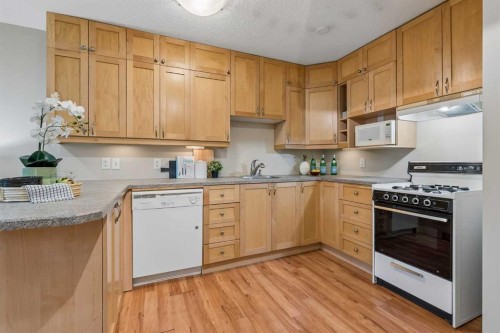 35 Dovercliffe Way Se, Calgary, AB 
