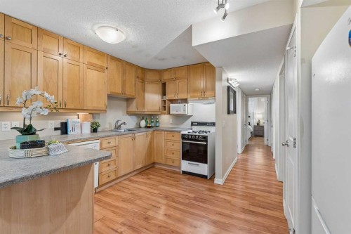35 Dovercliffe Way Se, Calgary, AB 