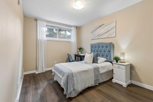 35 Dovercliffe Way Se, Calgary, AB 