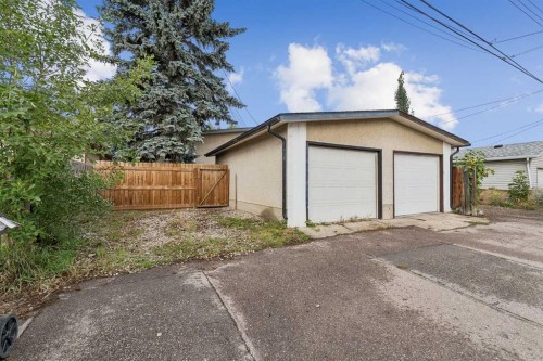 35 Dovercliffe Way Se, Calgary, AB 