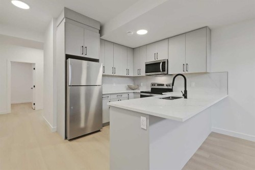 8134 47 Avenue Nw, Calgary, AB 