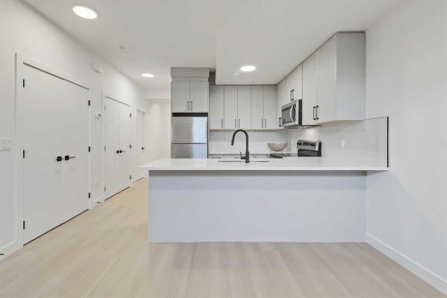 8134 47 Avenue Nw, Calgary, AB 
