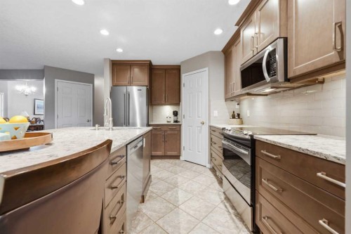 76 Valley Meadow Close Nw, Calgary, AB 