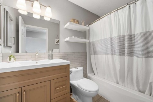 76 Valley Meadow Close Nw, Calgary, AB 