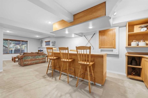 76 Valley Meadow Close Nw, Calgary, AB 