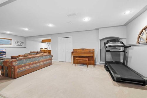 76 Valley Meadow Close Nw, Calgary, AB 