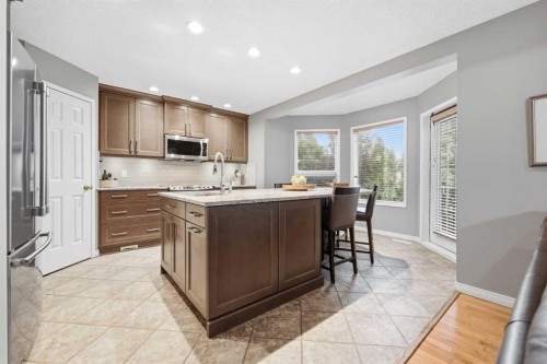 76 Valley Meadow Close Nw, Calgary, AB 
