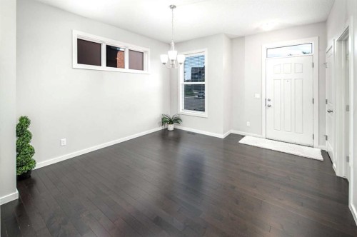 25 Marquis Place Se, Calgary, AB 