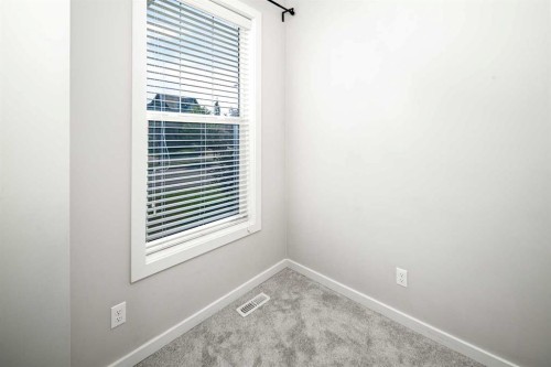 25 Marquis Place Se, Calgary, AB 